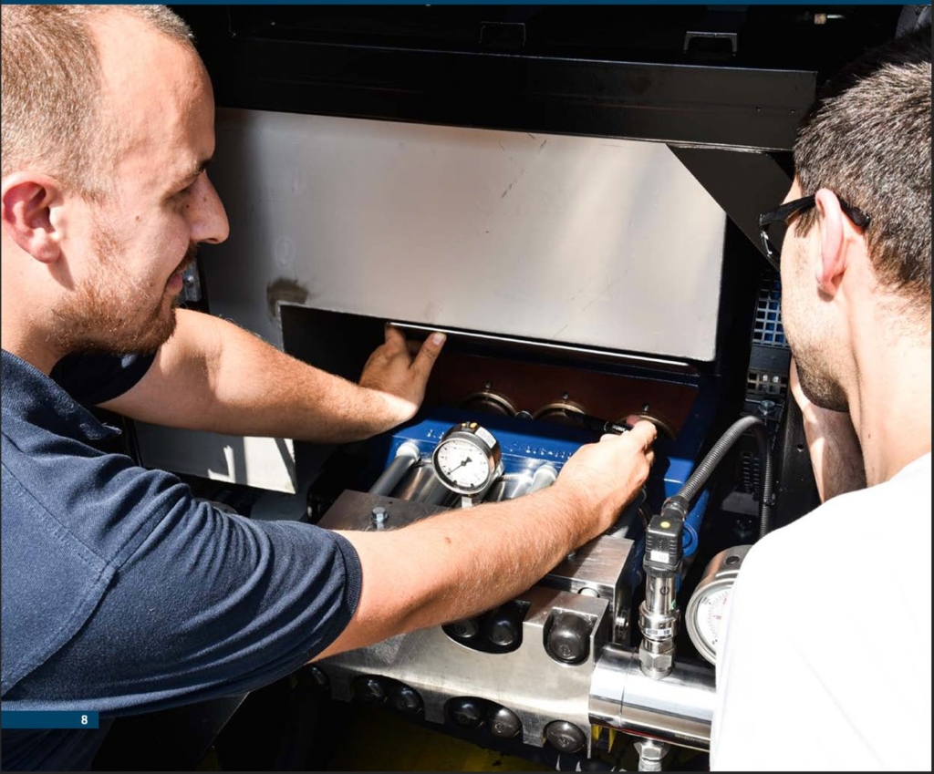 Hands-on training on a high-pressure pump unit